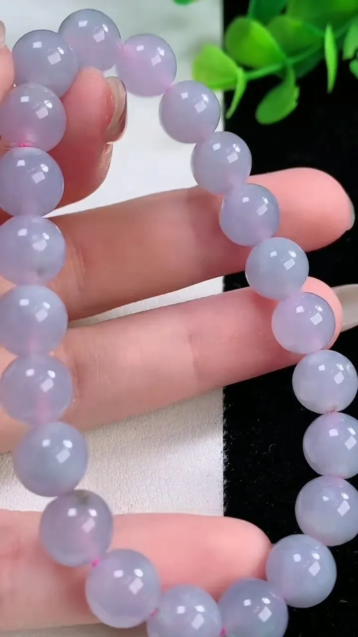 天然A货翡翠紫罗兰圆珠手串，尺寸8.8-22颗，重量:27.40g11月29日
工厂直销收藏佳品,种好水足，色泽均匀，有种有色，上手高大气！