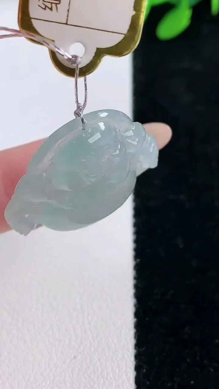 天然A货翡翠佛公吊坠，尺寸24.6-27.2-6，重量:6.19g
11月29日