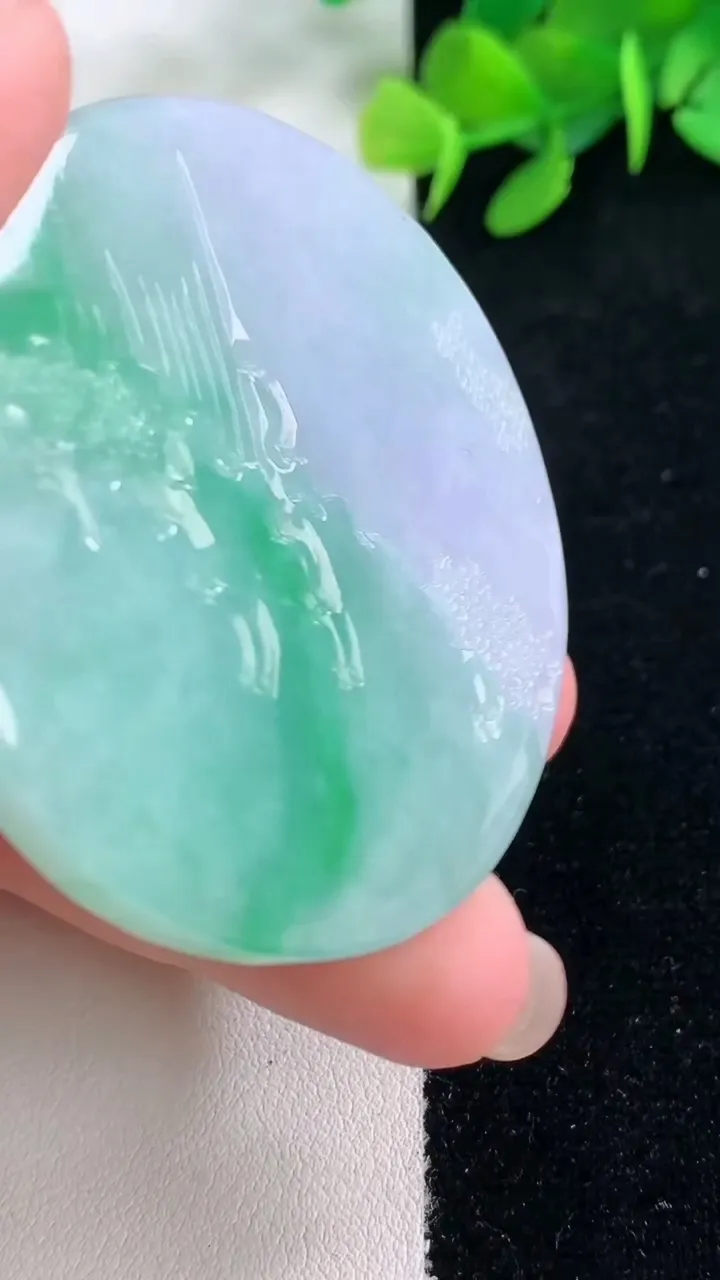 天然A货翡翠山水牌吊坠，尺寸50.8-10，重量:55.39g
11月29日