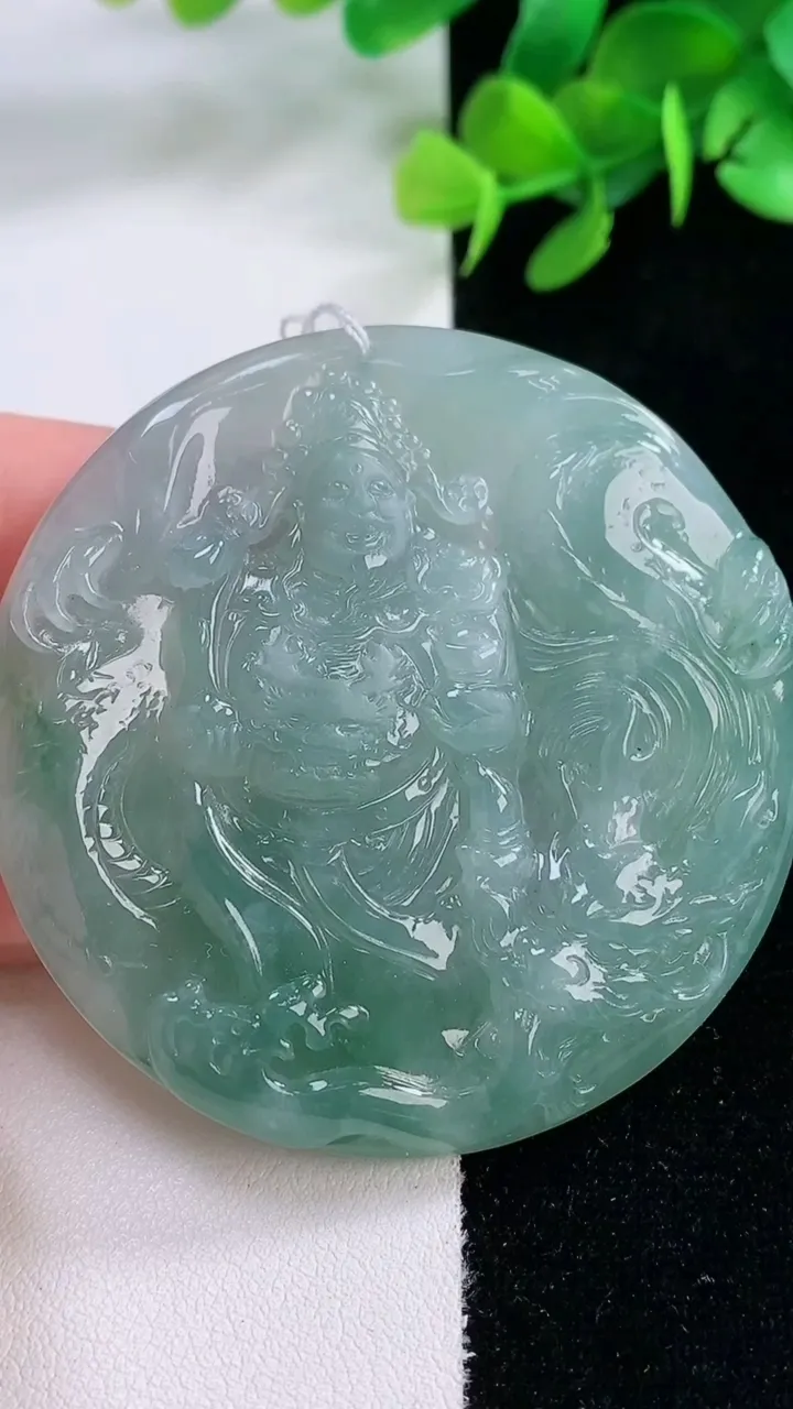 天然A货翡翠祥龙财神爷吊坠，尺寸57.2-5.3，重量:45.40g
11月29日