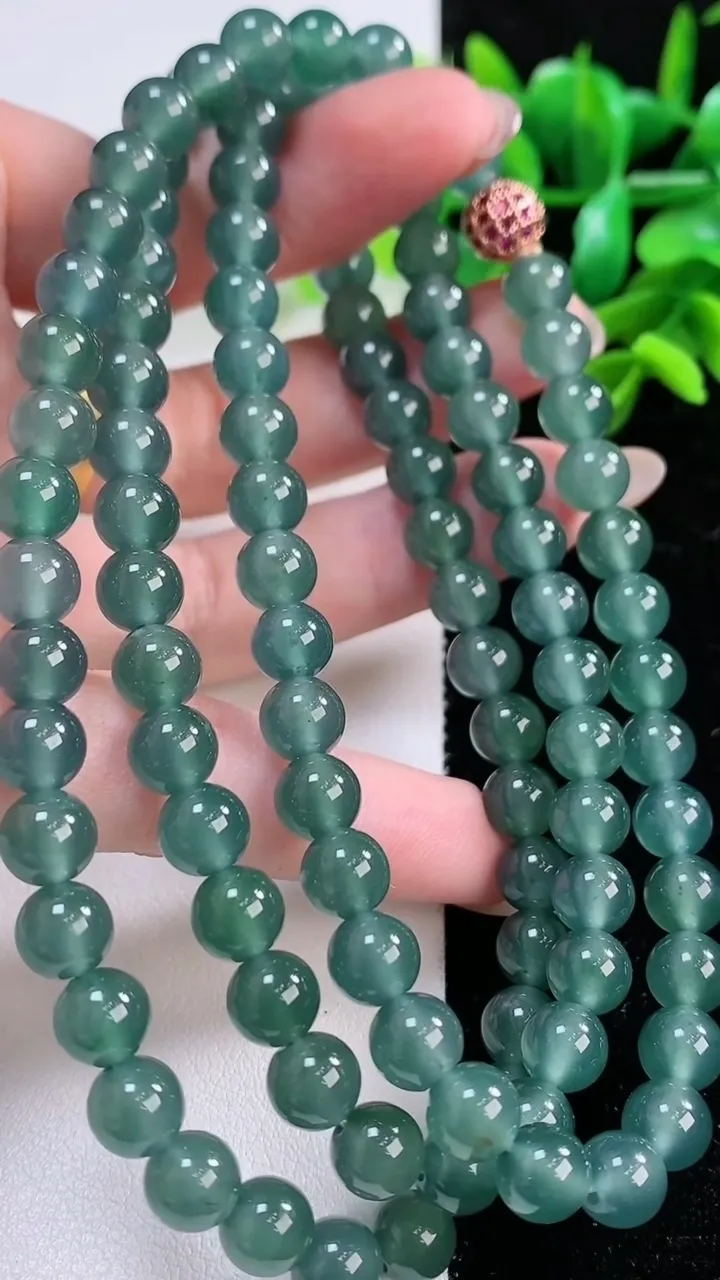 天然A货翡翠货蓝水圆珠项链，尺寸 7-108 颗，重:63.34g11月29日
工厂直销收藏佳品,种
