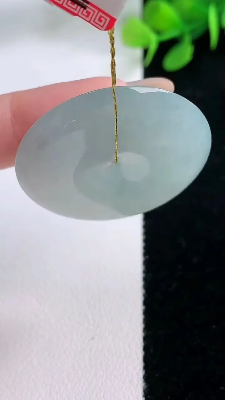 天然A货翡翠飘花平安扣吊坠，尺寸35-5.7，重量:14.79g
11月29日