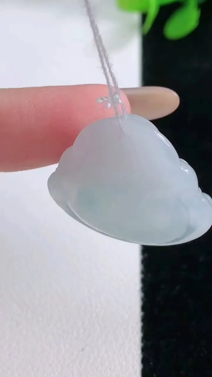 天然A货翡翠佛公吊坠，尺寸23-26.2-5.8，重量:5.47g
11月29日