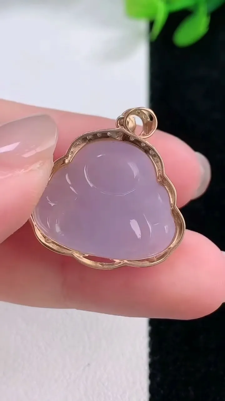 天然A货翡翠18K金紫罗兰佛公吊坠，尺寸23.5-22.5-7.3
11月29日