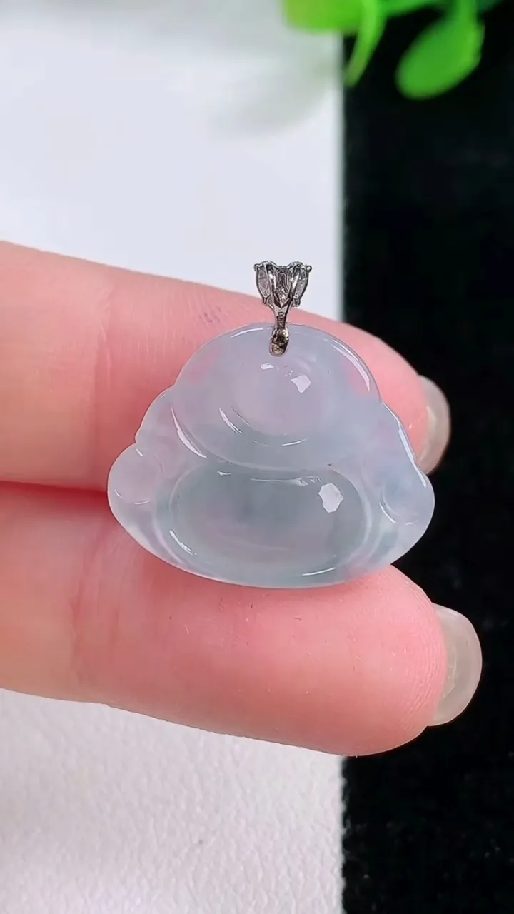 天然A货翡翠种飘花佛公吊坠，尺寸16.4-20.5-5.6，重量:2.81g
11月29日