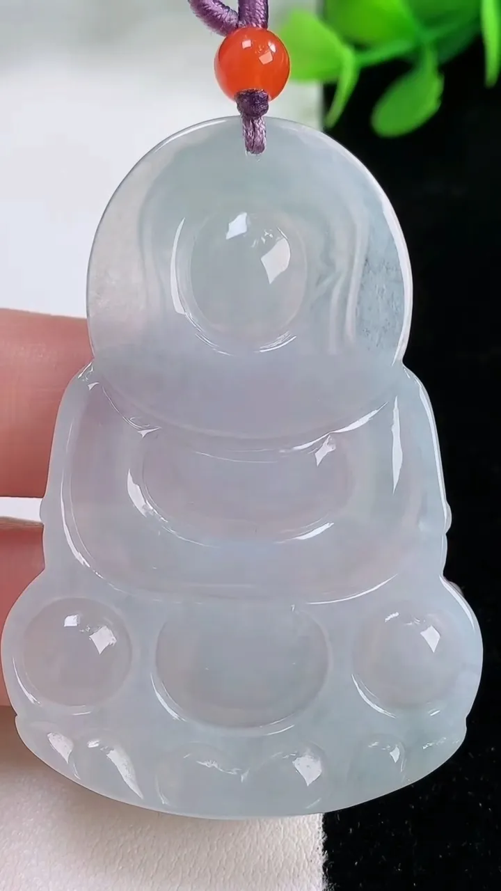 天然A货翡翠观音菩萨吊坠，尺寸56.6-38.7-5.4，重量:20.80g
11月29日