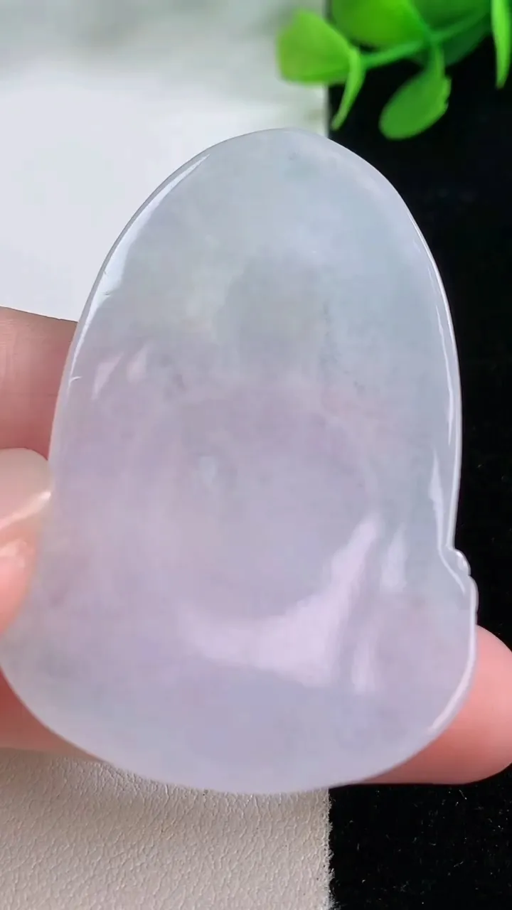 天然A货翡翠紫罗兰观音菩萨吊坠，尺寸54.8-35.7-5.4，重量:21.20g
11月29日