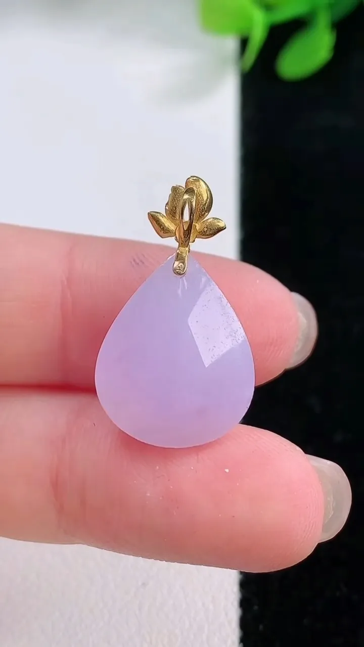 天然A货翡翠18K金紫罗兰水滴吊坠，尺寸17-14-8.2，重量:3.12g
11月29日