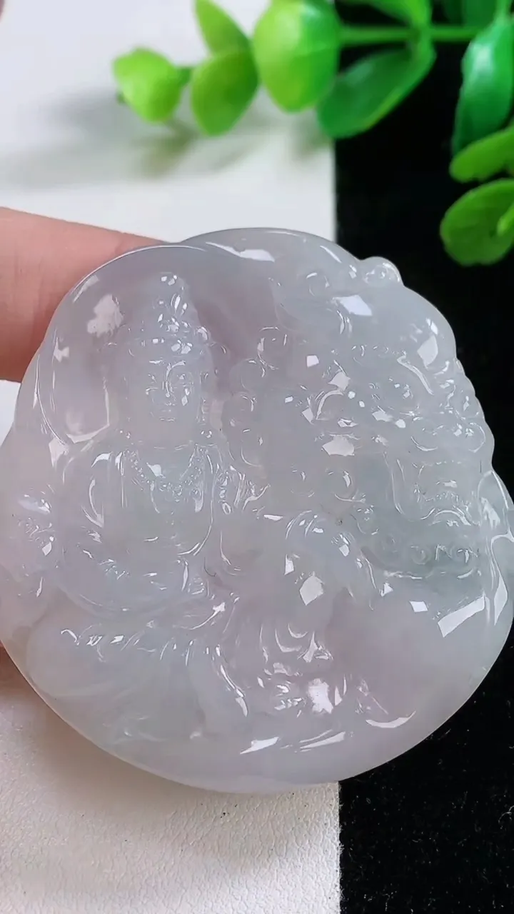 天然A货翡翠白冰文殊菩萨吊坠，尺寸 53-50-6，重:29.67g
11月29日