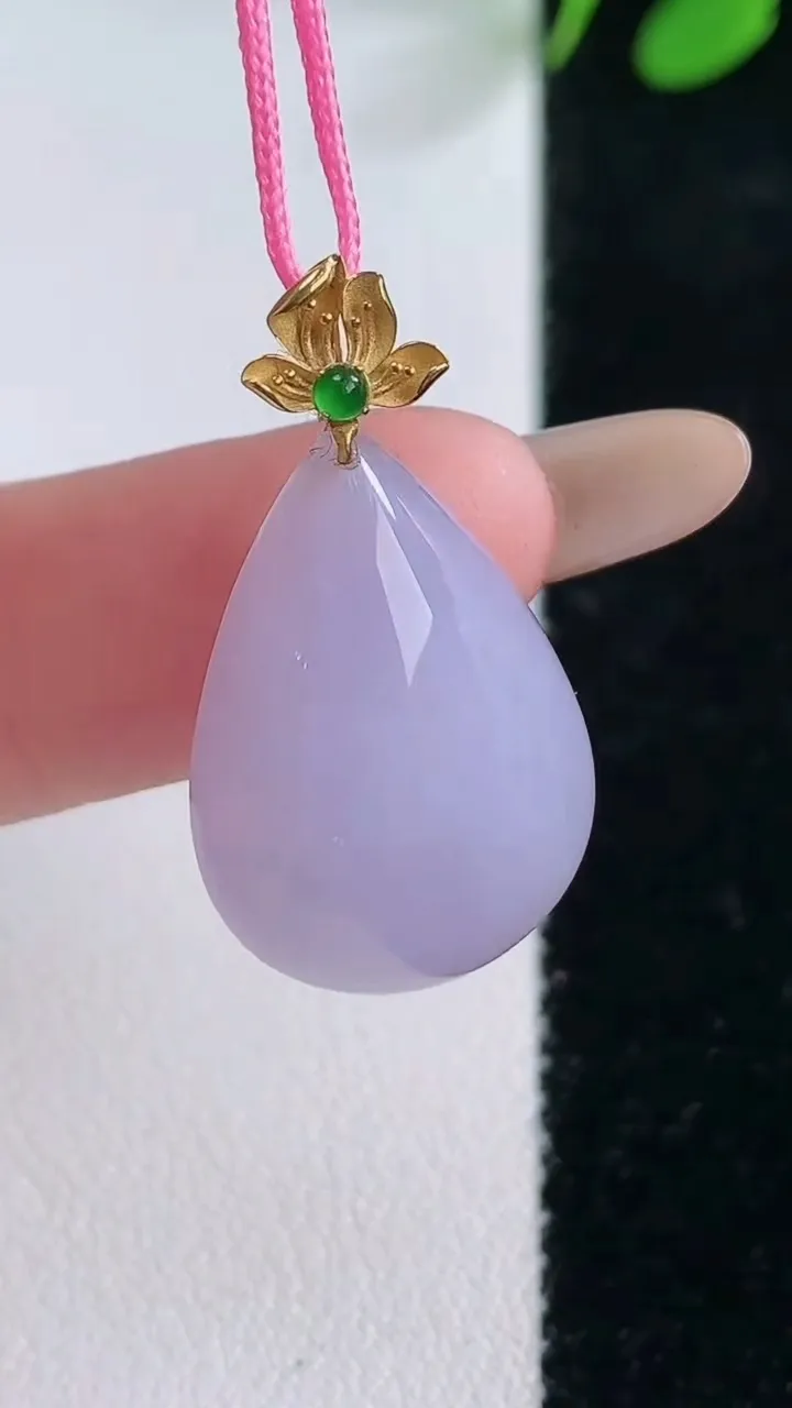 天然A货翡翠18K金紫罗兰水滴吊坠，尺寸19.8-15.5-8.5，重量:4.53g
11月29日