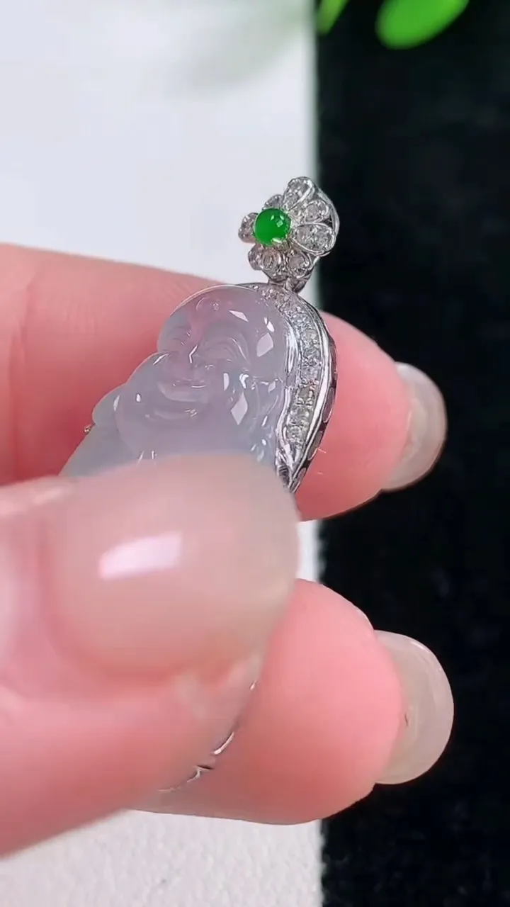 天然A货翡翠种白冰弥勒佛吊坠，尺寸35.3-28-16-6.3，重量:5.80g
11月29日