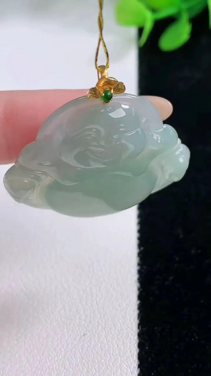 天然A货翡翠佛公吊坠，尺寸31.7-34.8-5.4，重量:9.33g
11月29日