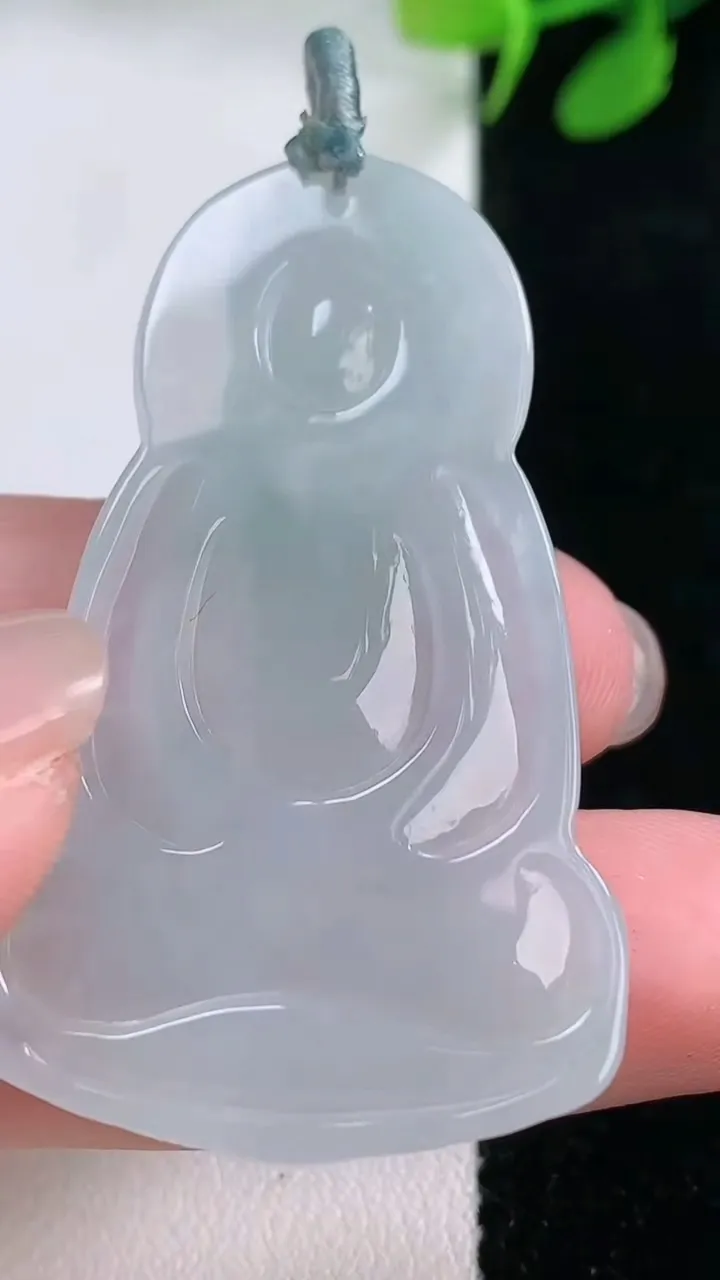 天然A货翡翠大日如来吊坠，尺寸48.5-28.8-5.5，重量:12.90g
11月29日