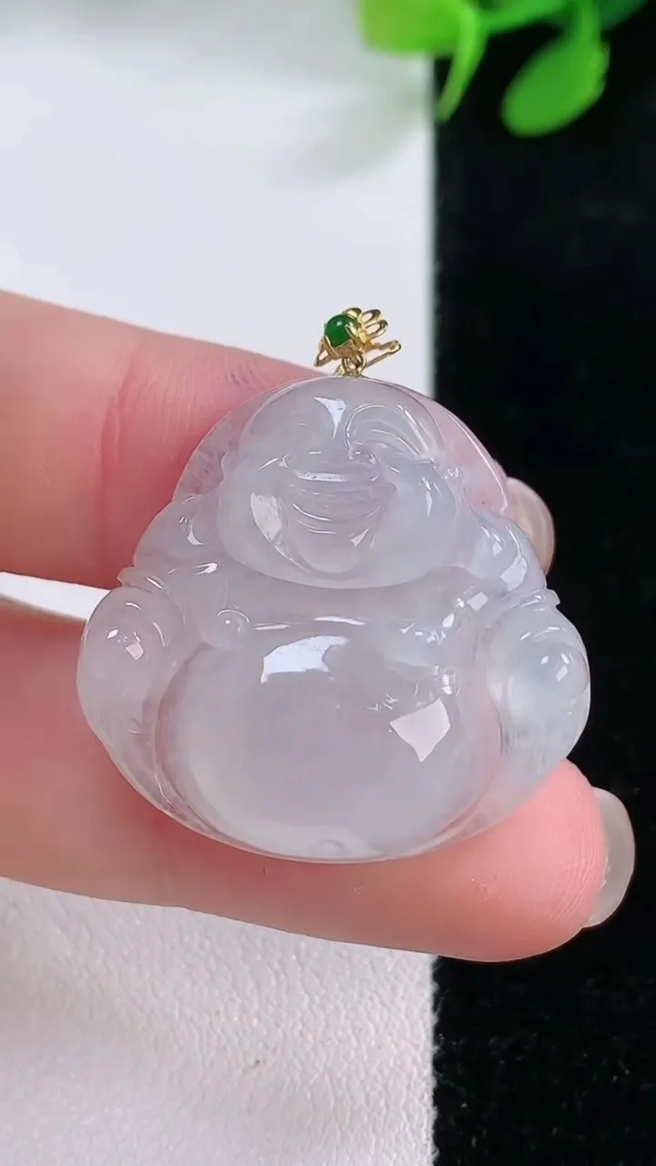 天然A货翡翠种白冰佛公吊坠，尺寸26.3-27.6-6.6，重量7.11g
11月29日