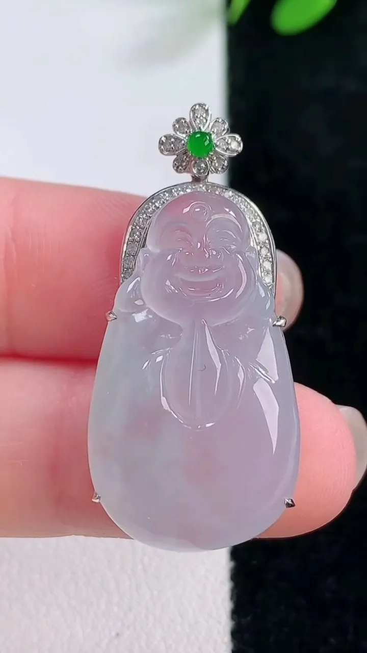 天然A货翡翠种白冰弥勒佛吊坠，尺寸35.3-28-16-6.3，重量:5.80g
11月29日