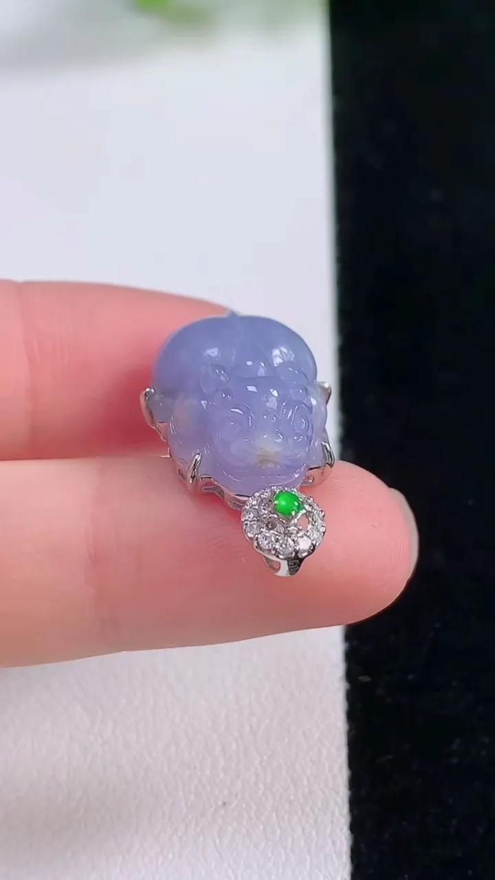 天然A货翡翠18K金紫罗兰貔貅吊坠，尺寸17-15-9，重量:4.03g
11月30日