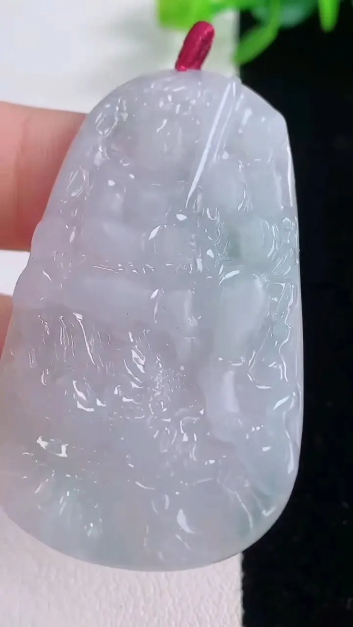 天然A货翡翠御龙不动明王吊坠，尺寸50.2-28.7-5.2，重量:16.23g
11月30日