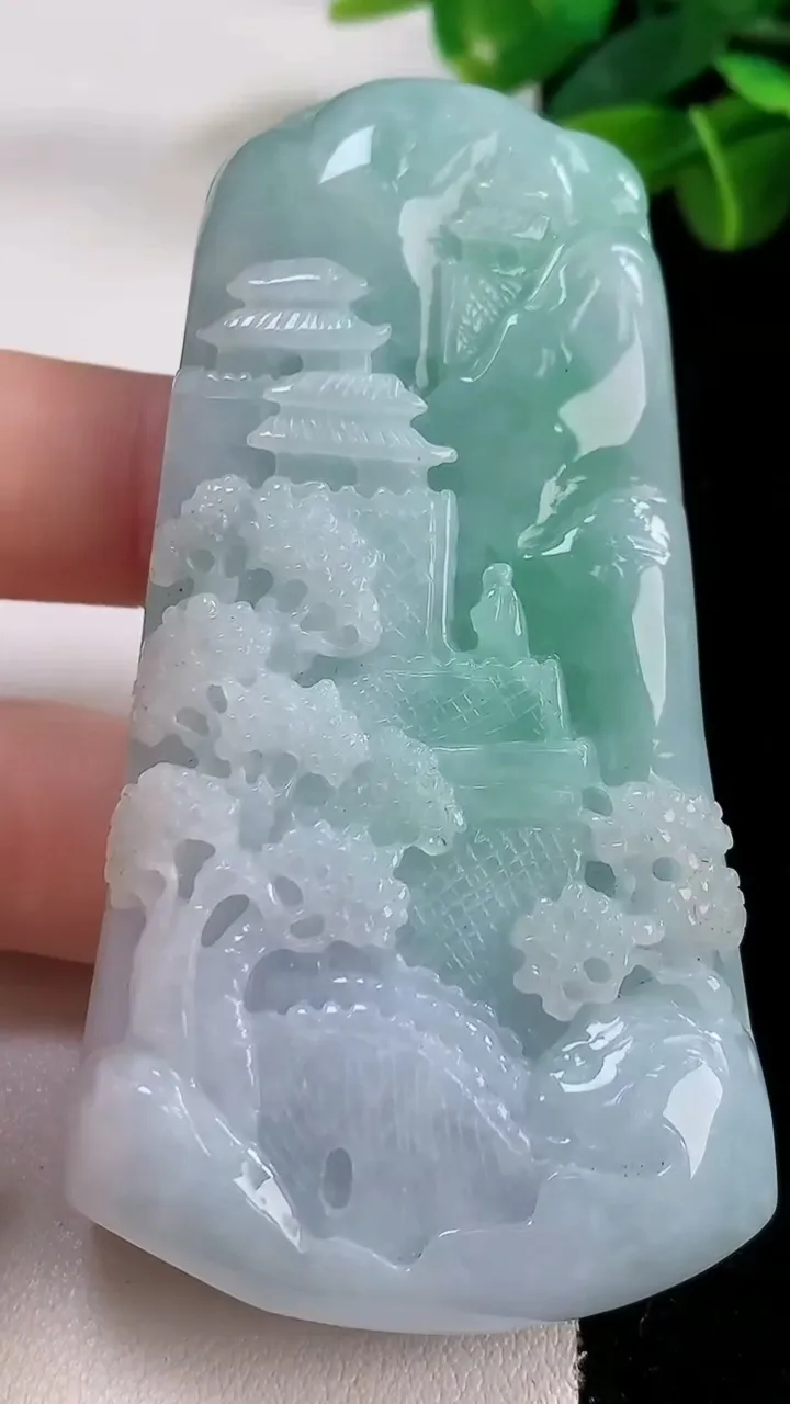 天然A货翡翠山水牌吊坠，尺寸77-41-14，重:104.23g
11月30日