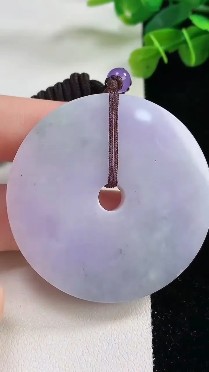 天然A货翡翠春带彩 紫罗兰平安扣吊坠，尺寸49-7.5，重:48.50g
11月30日
