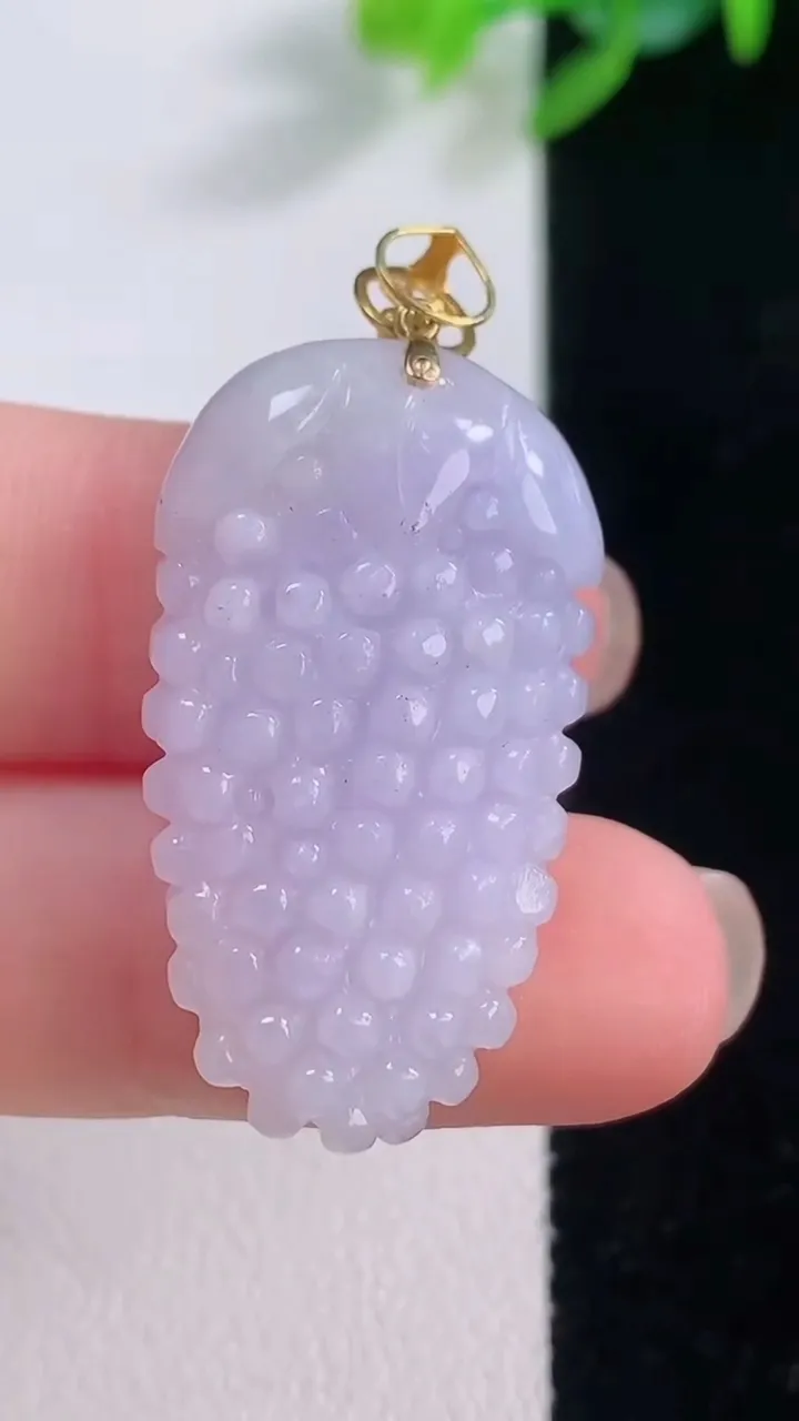 天然A货翡翠18k金紫罗兰多子多福 葡萄吊坠，尺寸32-17.6-10，重量:9.53g
11月30日