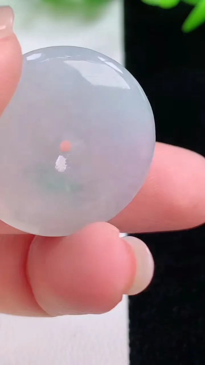 天然A货翡翠平安扣吊坠，尺寸26.8-5，重量:8.10g
11月30日