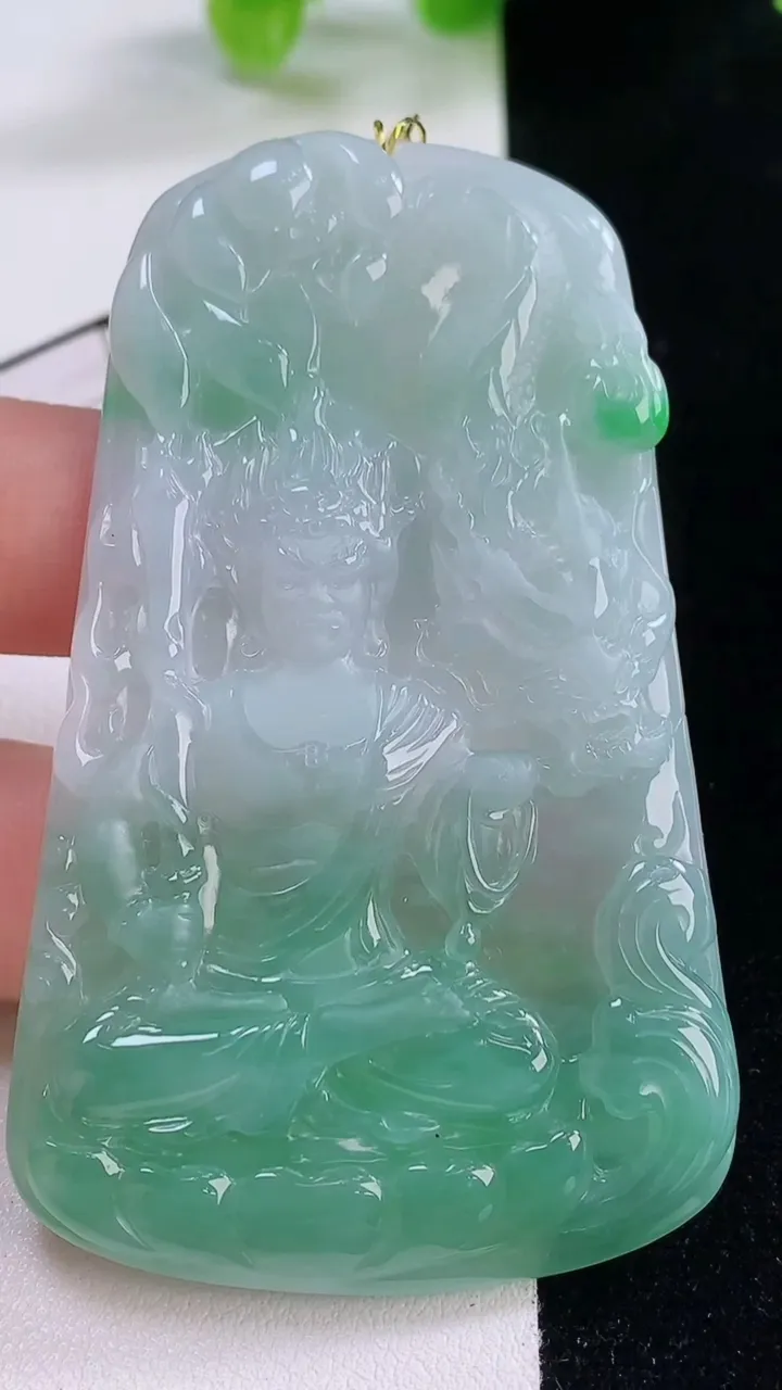 天然A货翡翠祥龙不动明王吊坠，尺寸69.7-42.4-5.9，重量:39.11g
11月30日