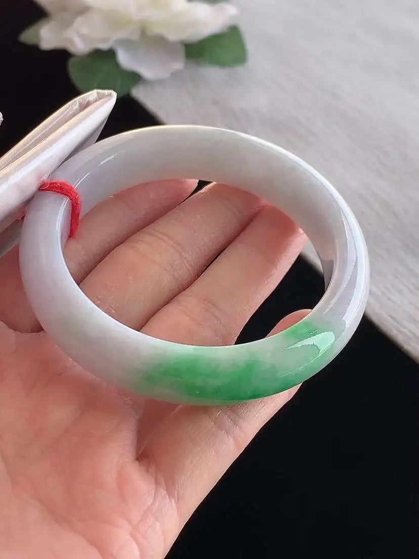a货翡翠老坑冰种春带彩紫罗兰飘绿正装正圈手镯55-56圈口  尺寸55×12.6×8.2mm 1129