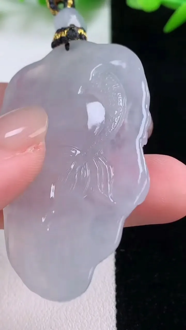 天然A货翡翠龙牌吊坠，尺寸58.7-32.6-5，重量:17.21g
11月30日