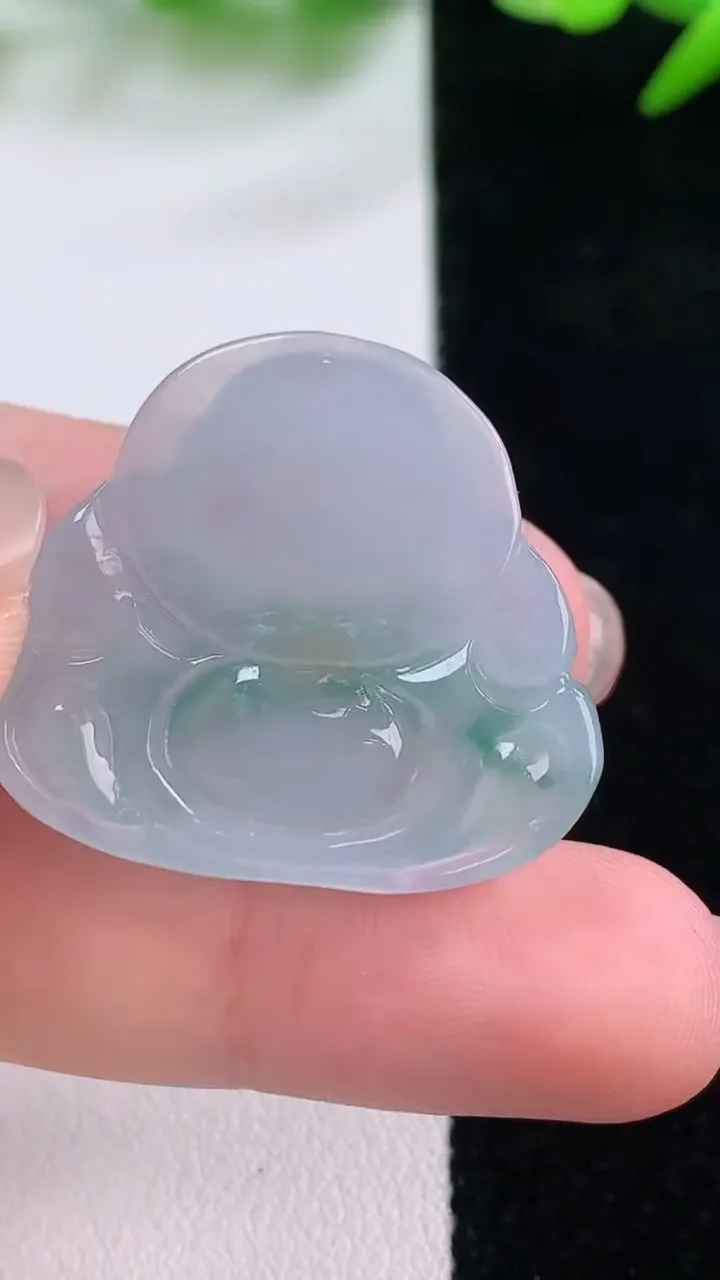 天然A货翡翠冰种飘花佛公吊坠，尺寸26-29.4-6.5，重量:8.68g
11月30日