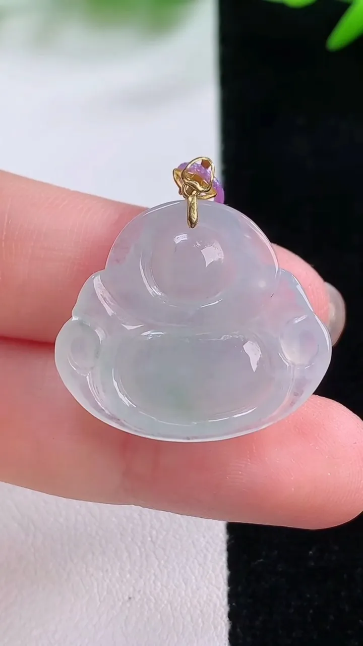 天然A货翡翠佛公吊坠，尺寸22.6-25.7-4.6，重量:3.94g
11月30日