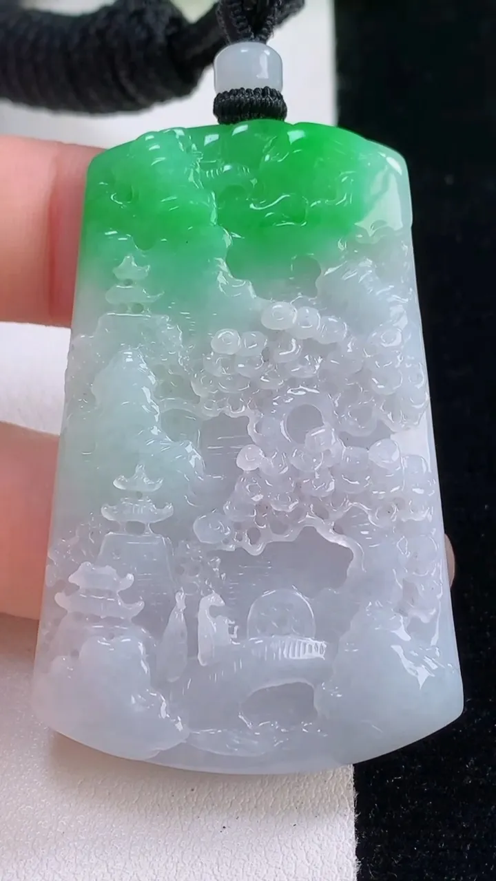 天然A货翡翠山水牌吊坠，尺寸53.2-34.8-5.8，重量:29.80g
11月30日