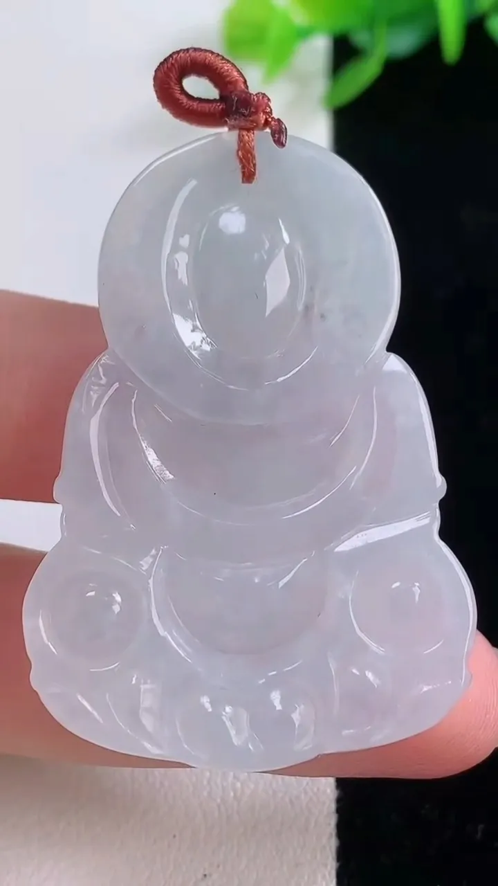 天然A货翡翠观音菩萨吊坠，尺寸46.3-32.2-5.8，重量:15.17g
11月30日