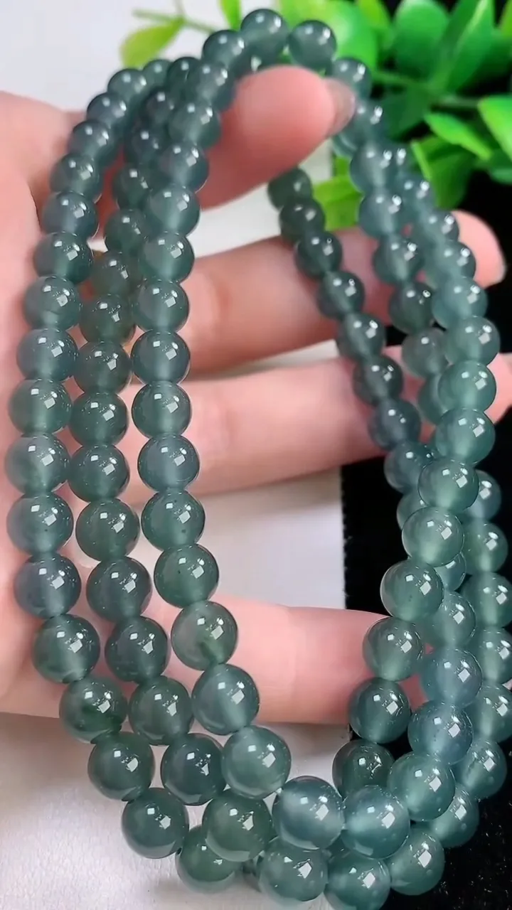 天然A货翡翠圆珠项链108颗，尺寸7，重:63.27g
11月30日