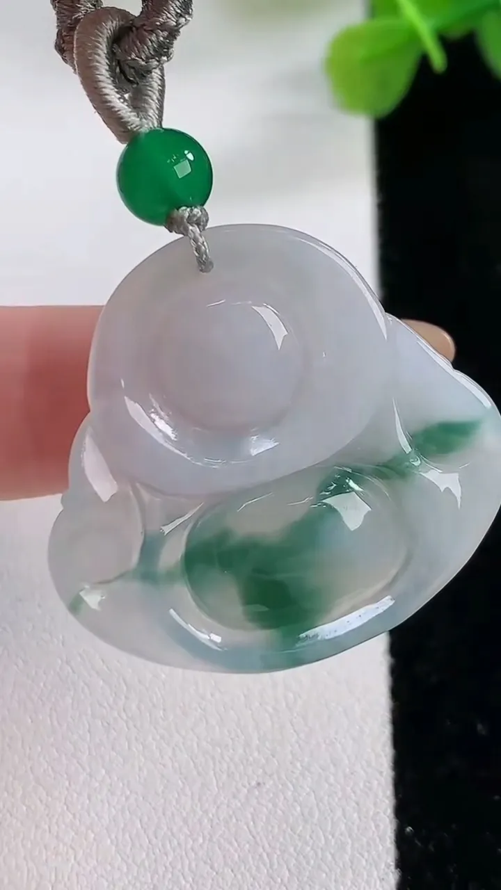 天然A货翡翠冰种飘花佛公吊坠，尺寸29.5-31.3-5.6，重:10.53g
11月30日