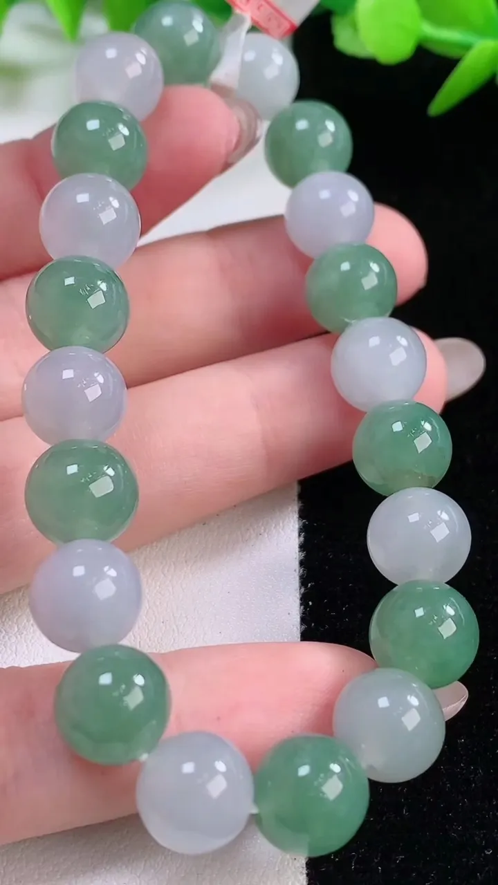 天然A货翡翠圆珠手串，尺寸9.6-20颗，重量:30.56g11月30日
工厂直销收藏佳品,种好水足