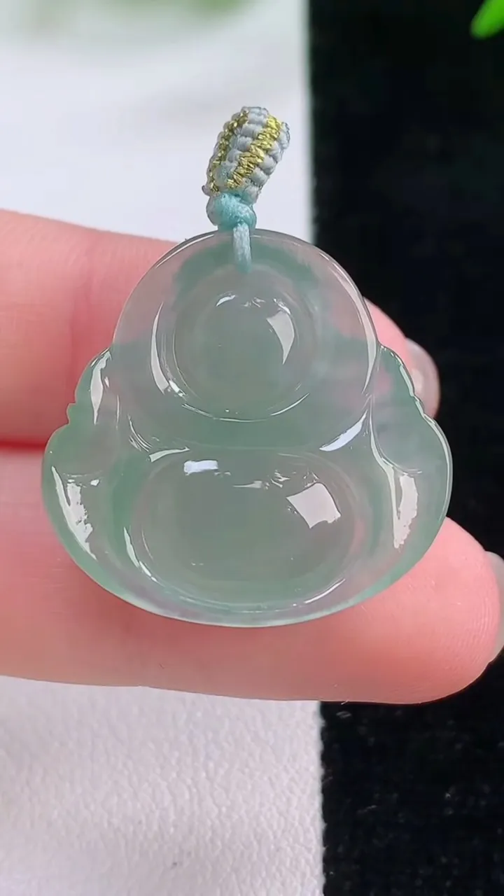 天然A货翡翠佛公吊坠，尺寸24.4-25.6-5.5，重量:5.63g
11月30日