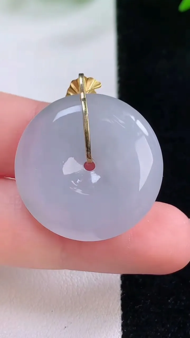 天然A货翡翠18K金紫罗兰平安扣吊坠，尺寸26-5.9，重量:9.13g
11月30日