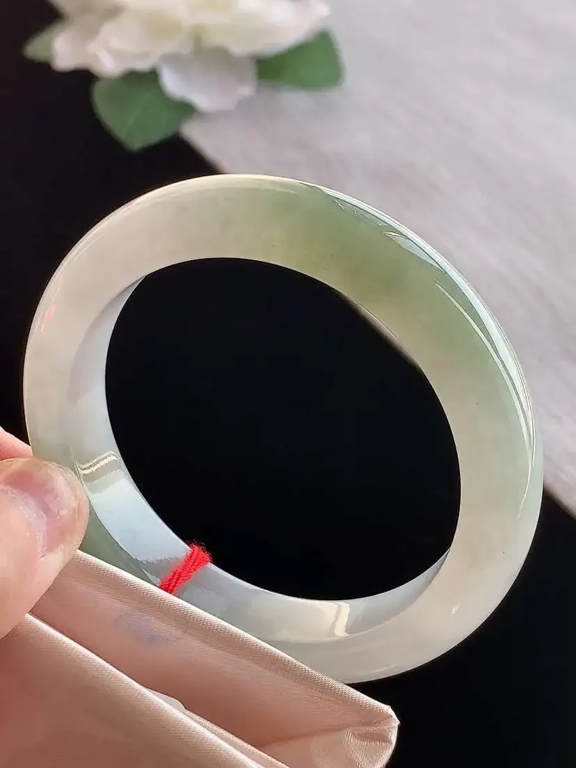 a货翡翠老坑冰种飘花正装正圈手镯51-52小圈口  尺寸51.8×11.8×8.5mm 1129