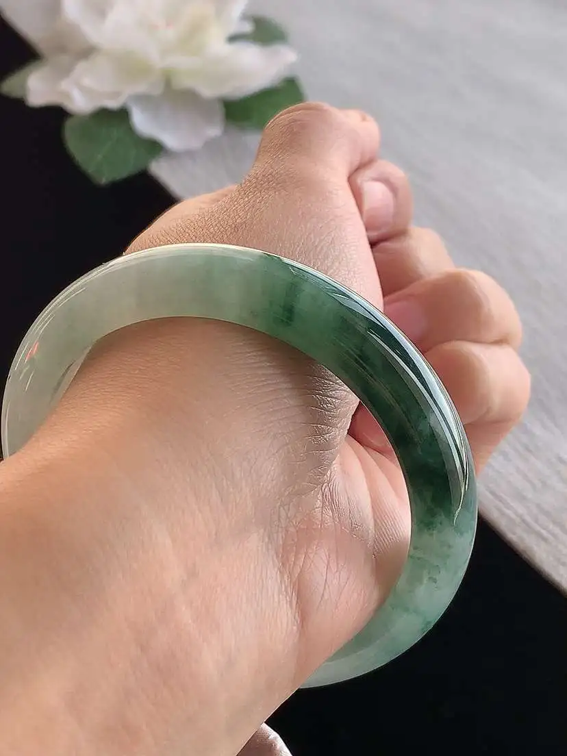 a货翡翠老坑冰种飘花正装正圈手镯56-57圈口  尺寸56.3×12.2×8mm 1129