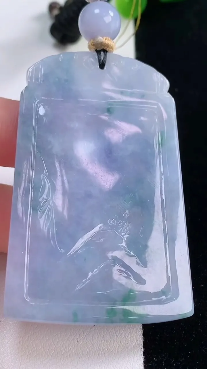 天然A货翡翠紫罗兰山水牌吊坠，尺寸62-38.8-5.2，重量:39.20g
11月30日