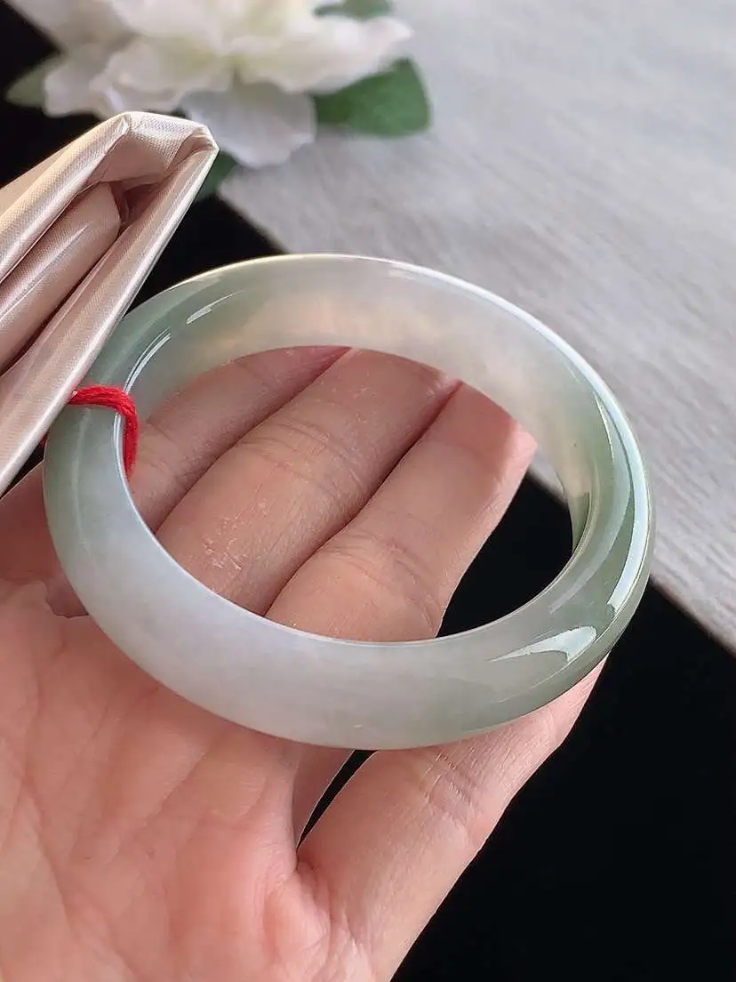 a货翡翠老坑冰种飘花正装正圈手镯51-52小圈口  尺寸51.8×11.8×8.5mm 1129