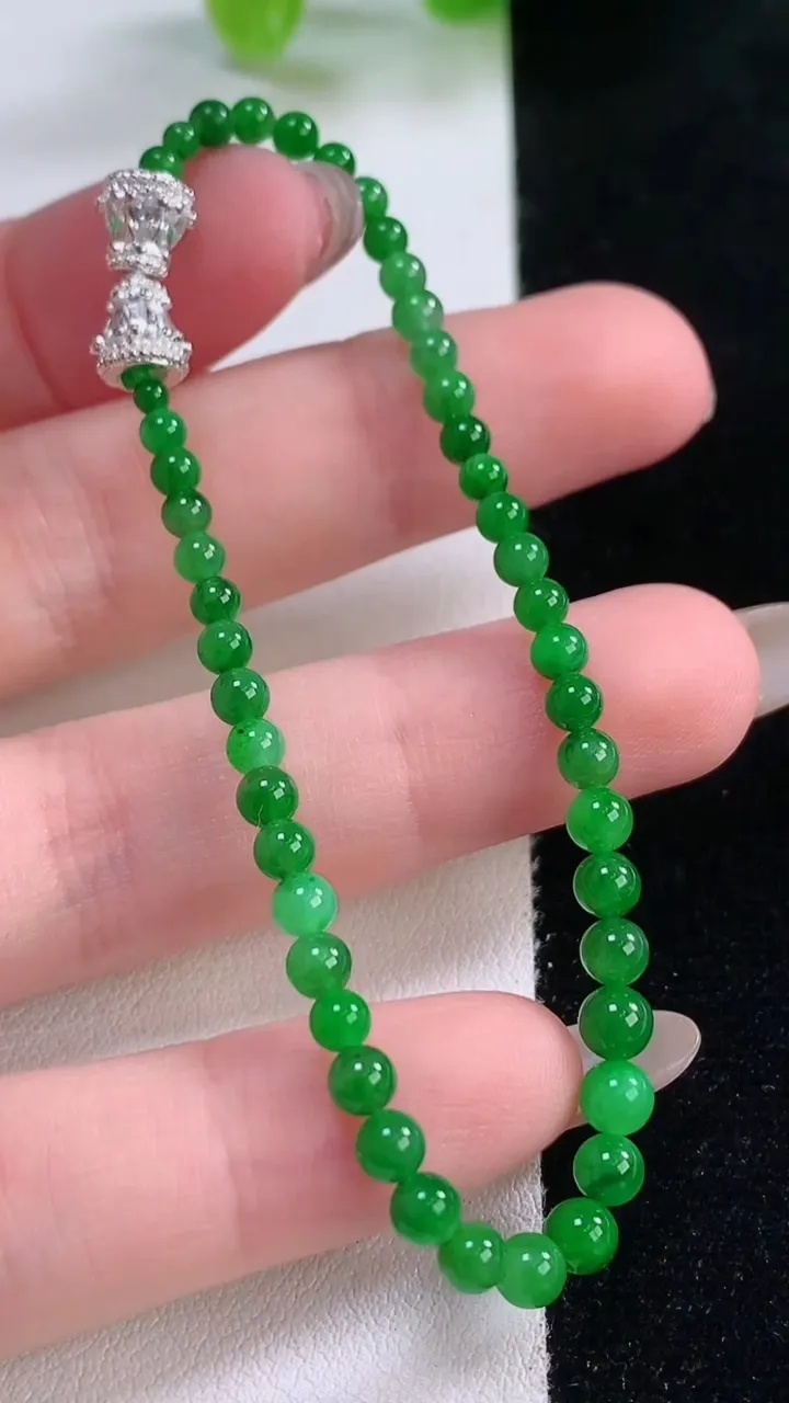 天然A货翡翠小米珠手串，尺寸3.3-46颗，重量:4.58g11月30日
工厂直销收藏佳品,种好水足
