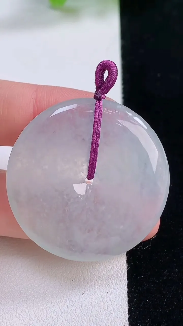 天然A货翡翠平安扣吊坠，尺寸38.6-5.7，重量:19.41g
11月30日