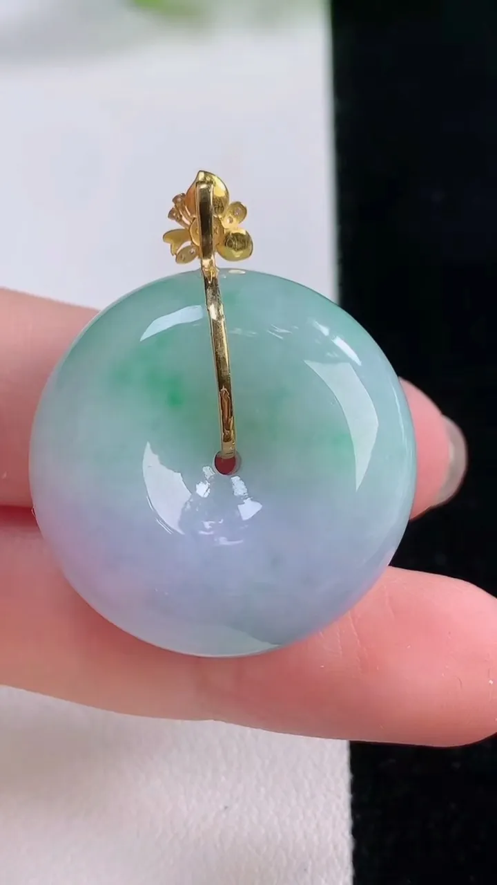 天然A货翡翠18K金春带彩紫罗兰平安扣吊坠，尺寸28-11.4，重量:19.01g
11月30日