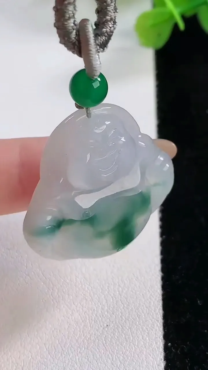 天然A货翡翠冰种飘花佛公吊坠，尺寸29.5-31.3-5.6，重:10.53g
11月30日