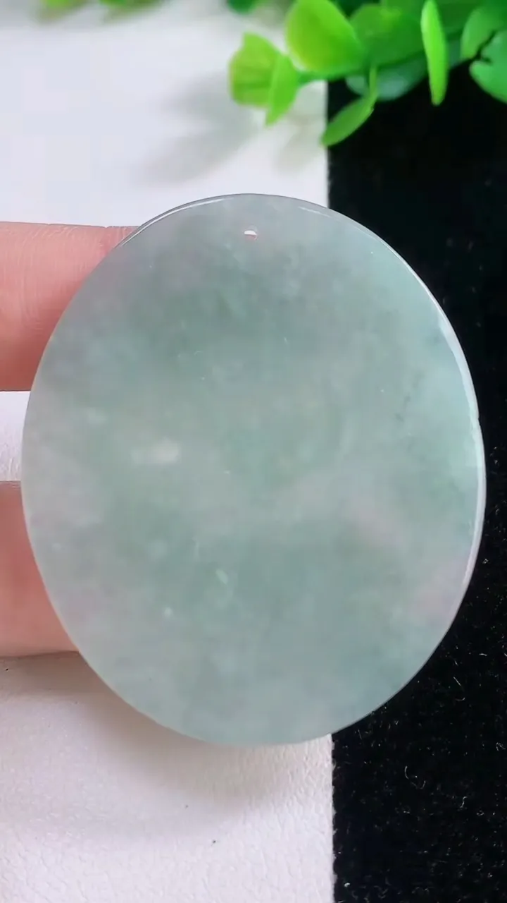 天然A货翡翠龙牌吊坠，尺寸49.0-41.6-4.6，重量:19.82g
11月30日