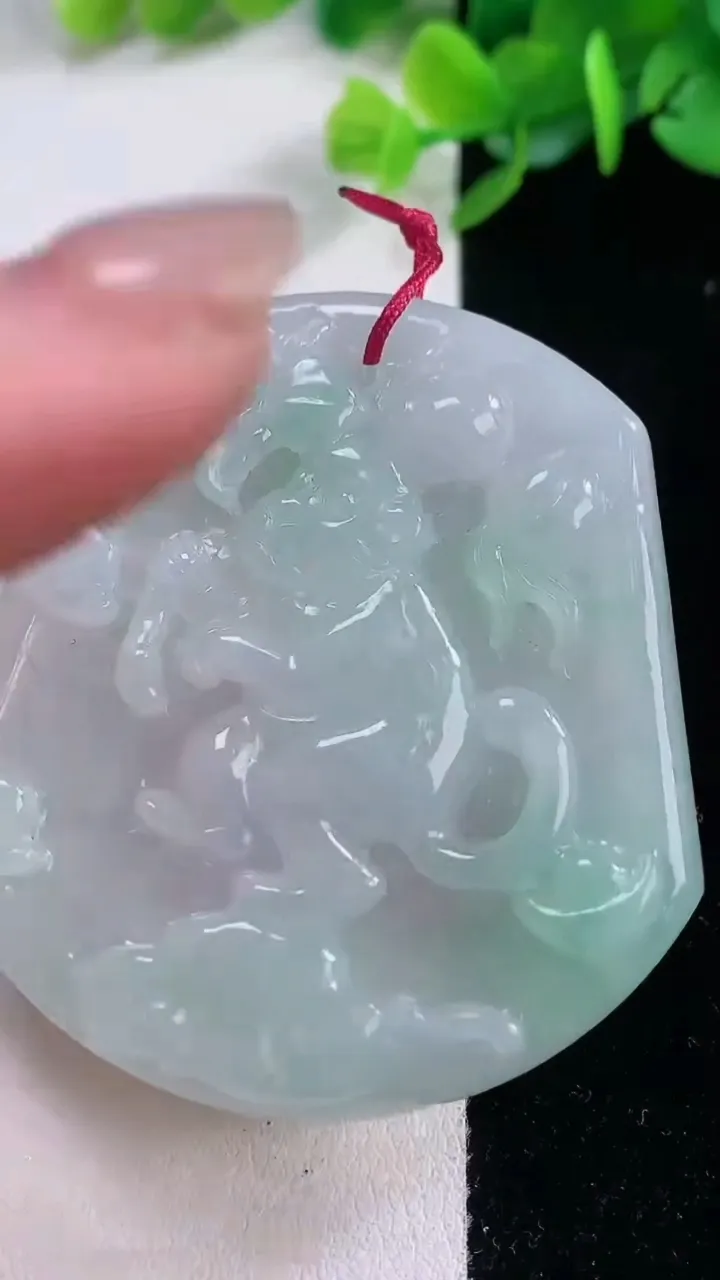 天然A货翡翠生肖猴吊坠，尺寸54.8-50.8-5.8，重量:32.57g
11月30日