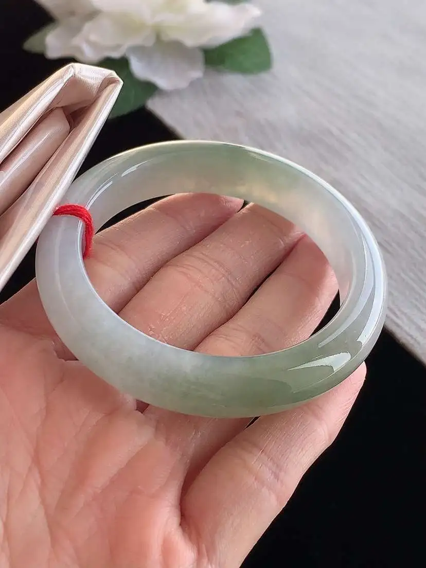 a货翡翠老坑冰种飘花正装正圈手镯51-52小圈口  尺寸51.8×11.8×8.5mm 1129