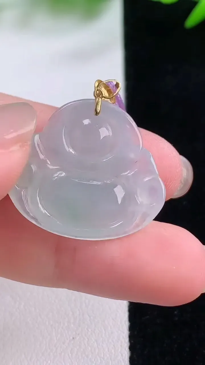 天然A货翡翠佛公吊坠，尺寸22.6-25.7-4.6，重量:3.94g
11月30日