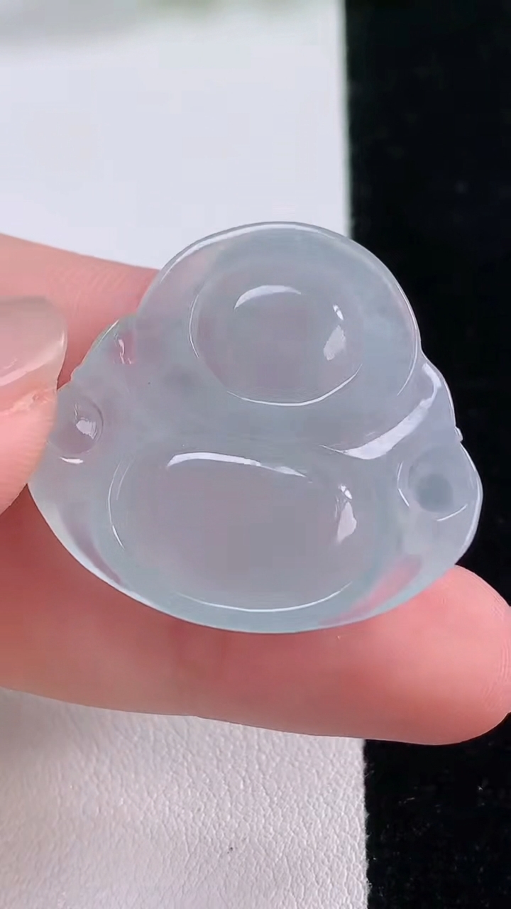 天然A货翡翠佛公吊坠，尺寸30-32-5.8，重量:8.29g
11月30日